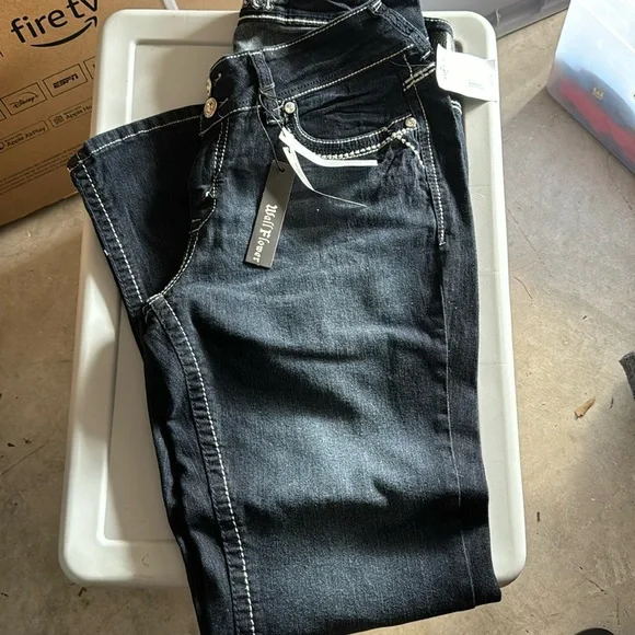 NWT WALLFLOWER Luscious Curvy Bootcut Jeans - Picture 1 of 9